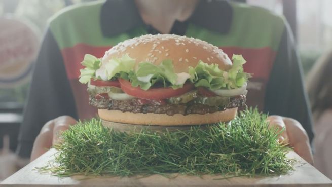 go to Irre Werbung zur EM: Burger aus Wembley-Rasen