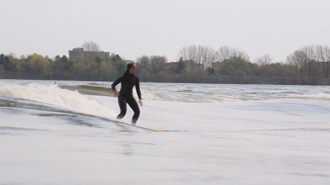 go to Perfekte Welle: Surfer-Traum wird wahr in Kanada